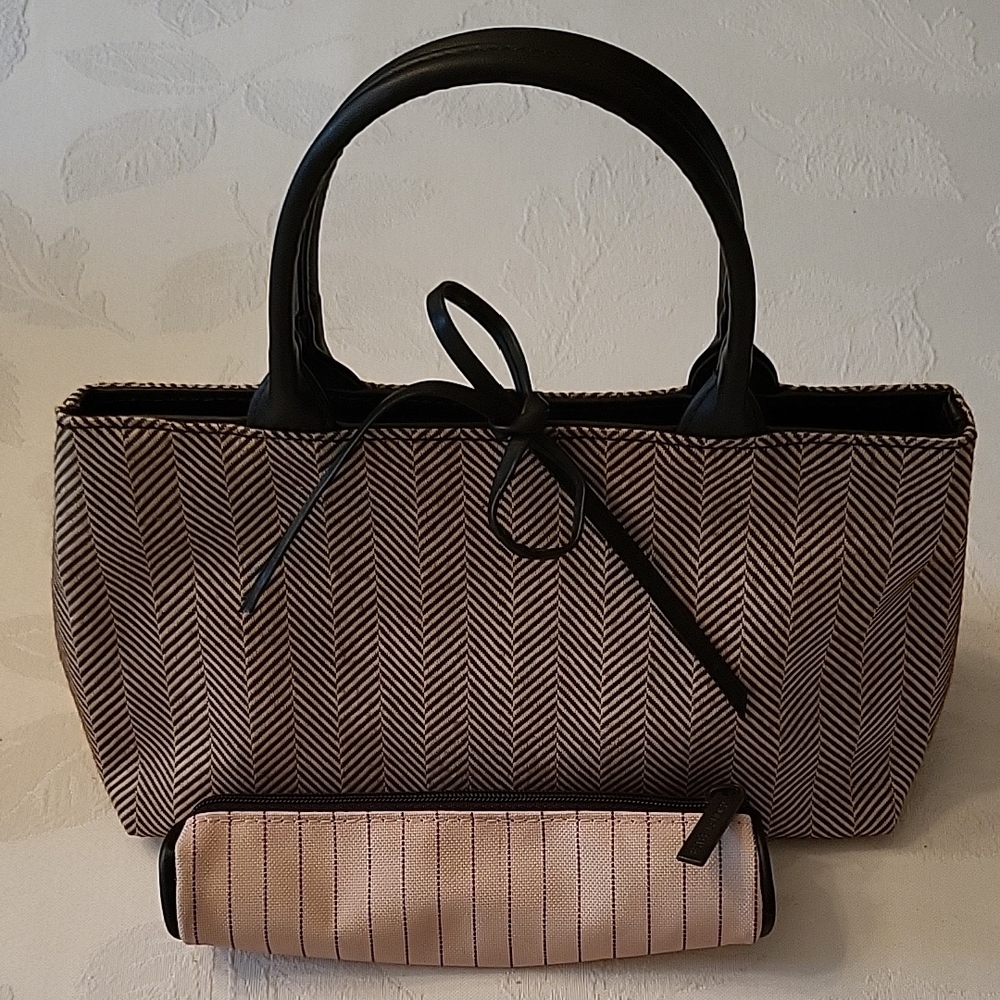 Estee Lauder Beige & Espresso Handbag with Bonus Cosmetic Pouch! - Picture 3 of 11